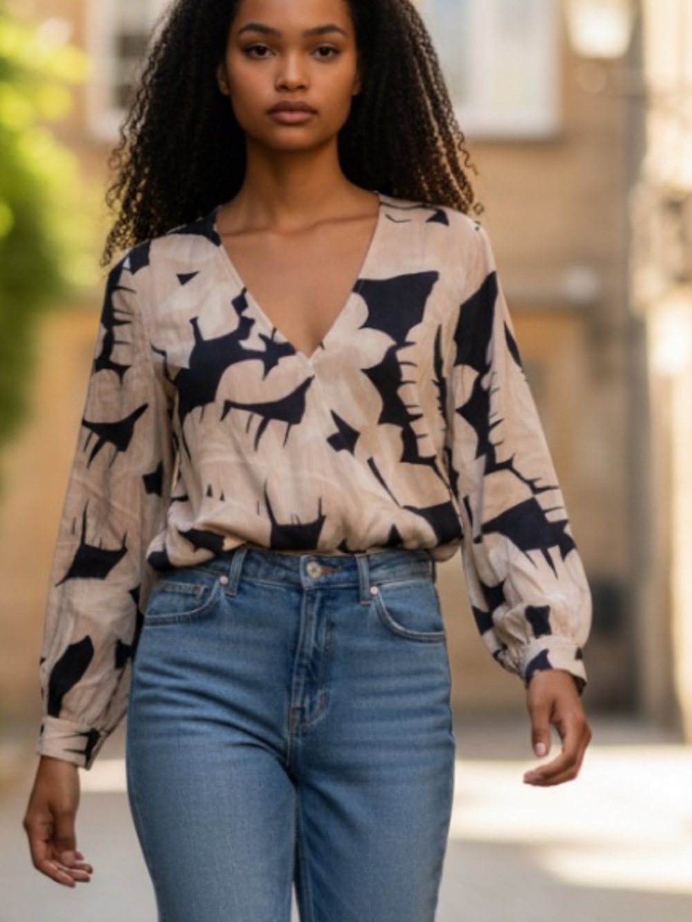 Billabong Cream and Black Patterned Blouse